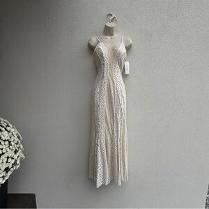 DB Studio white-ivory Lace Wedding Dress. V-neck